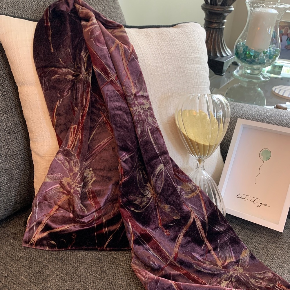 Gorgeous velvet scarf